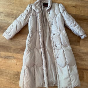 Vintage Cream Down Puffer Coat: Classic Petites Size Small