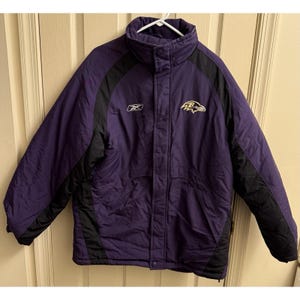 Vintage Reebok NFL Ravens On Field Puffer Down Jacket Mens Medium Purple/Black