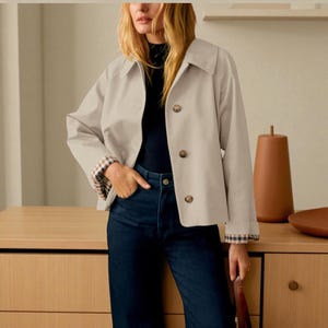 Women’s Oversized Trench Coat with Plaid Lining, Lapel Button Down Crop Jacket with Pockets