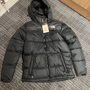 Brand new THE NORTH FACE 700 Downpuffer Black (Detachable Hood)